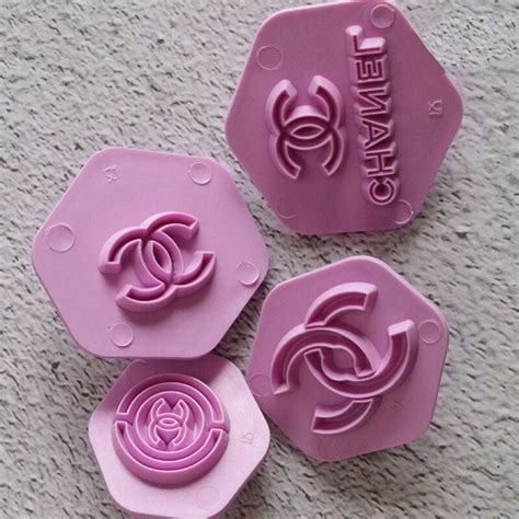 chanel fondant embosser|Chanel logo cutter 4.